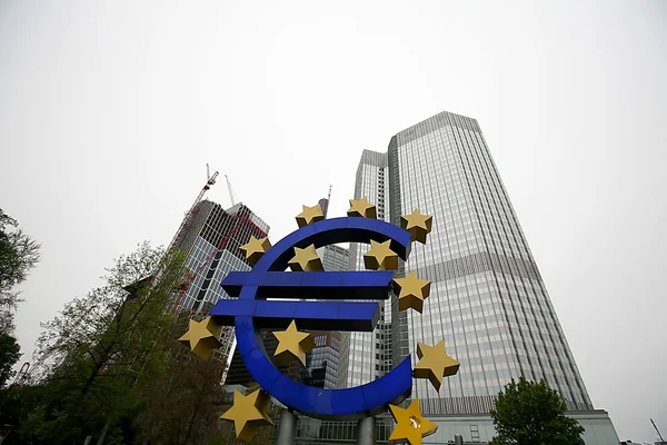 The Famous Big Euro Sign at the European Central Bank — Stock Photo, Image