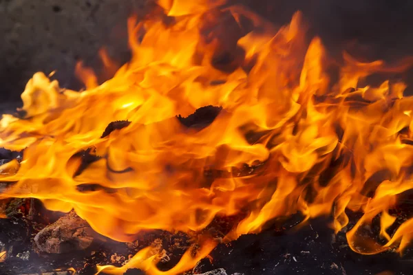 Fuego rojo y llamas de fondo — Foto de Stock