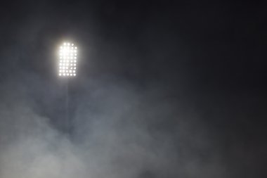 stadyum ışıkları karanlık gece gökyüzü isimlerinözgeçmişlerini karşı