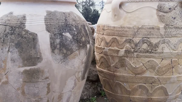 Ancient jars in Knossos Palace, Greece — Stock Photo, Image