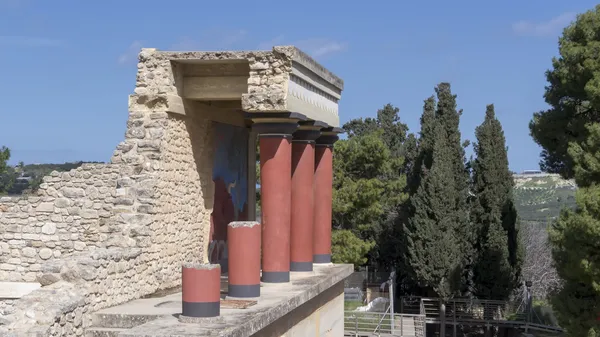 Knossos palace at Crete, Greece Knossos Palace, is the largest B — Stock Photo, Image