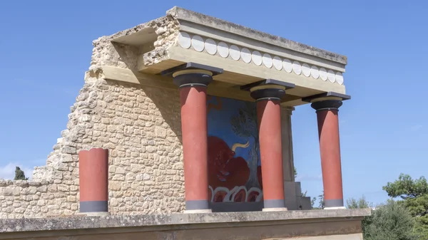 Knossos palace at Crete, Greece Knossos Palace, is the largest B — Stock Photo, Image