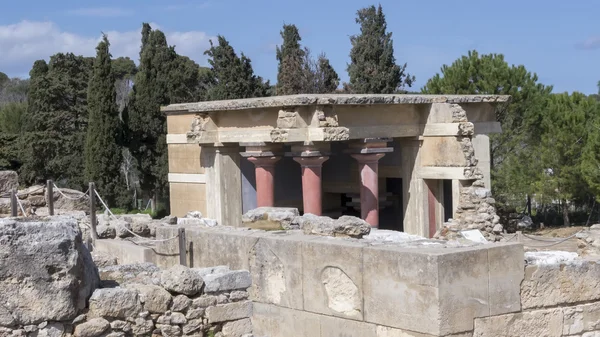 Knossos palace at Crete, Greece Knossos Palace, is the largest B — Stock Photo, Image