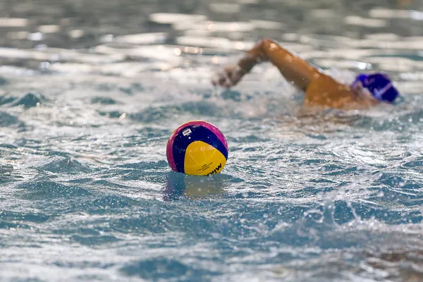 PAOK vs vouliagmeni Waterpolo — Stockfoto