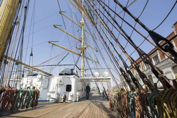 Rysk segelbåt "mir" dockar i Grekland — Stockfoto