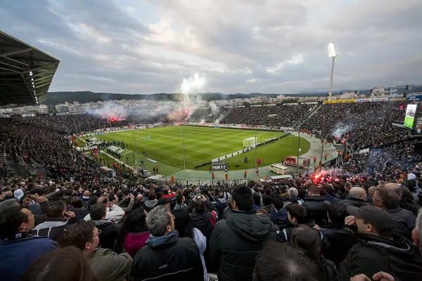 Paok 対オリンピアコス ギリシャ カップ — ストック写真