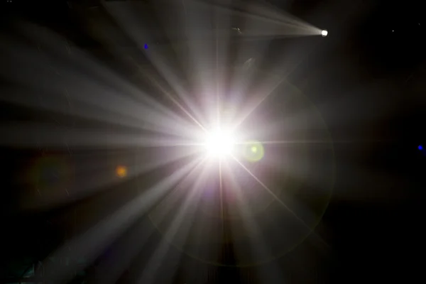 ステージでは、ボケの多重エンターテイメント コンサートの照明. — ストック写真