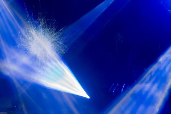 Intreepupil entertainment concert verlichting op het podium, bokeh. — Stockfoto