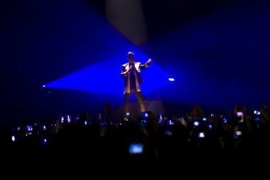 Sakis rouvas ace kalp tur Selanik'te spor salonu