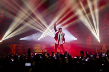 Sakis rouvas ace kalp tur Selanik'te spor salonu