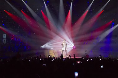 Sakis rouvas ace kalp tur Selanik'te spor salonu