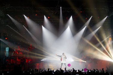 Sakis rouvas ace kalp tur Selanik'te spor salonu