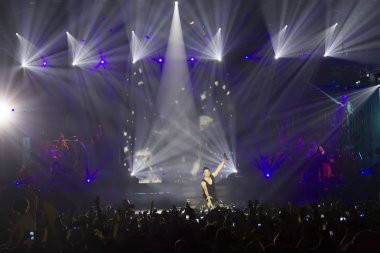 Sakis rouvas ace kalp tur Selanik'te spor salonu