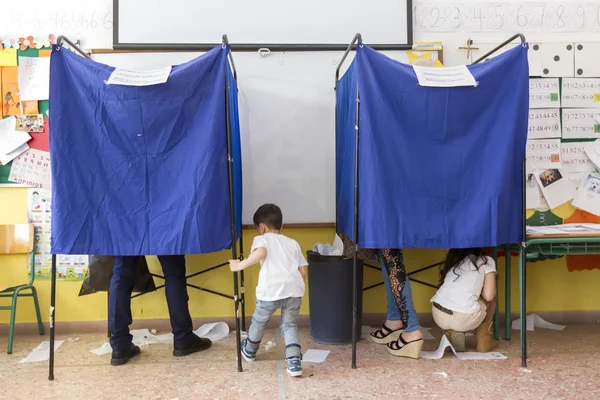 Муніципальні й регіональні вибори в Греції — стокове фото