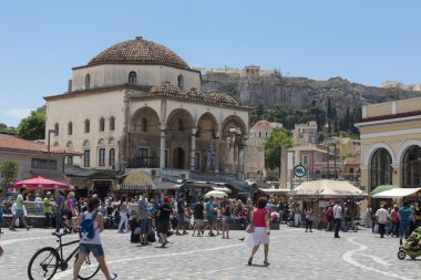 Monastiraki Meydanı ve Akropolis Atina, Yunanistan.