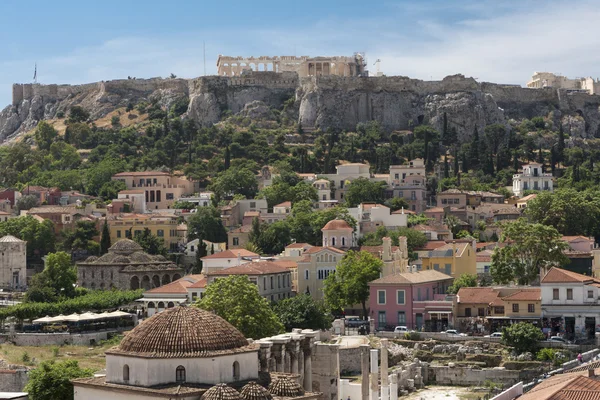 Monastiraki-plassen og Akropolis i Athen, Hellas . – stockfoto