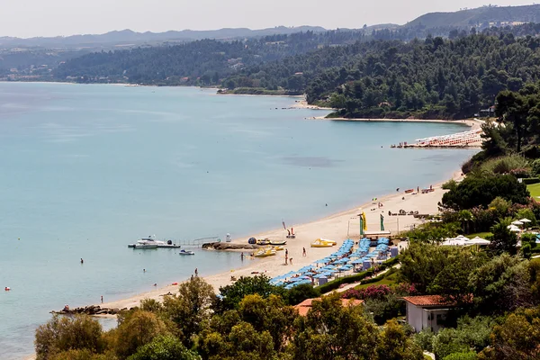 Slunné pláže Kallithea a letovisko na kassandra halkidik — Stock fotografie