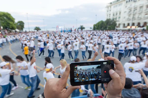 Tesalónica bate el récord mundial Guinness con 1102 personas —  Fotos de Stock