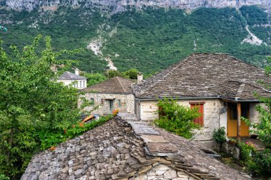 papigo zagori alanında, tarihi şehrin güzel görünümü yok