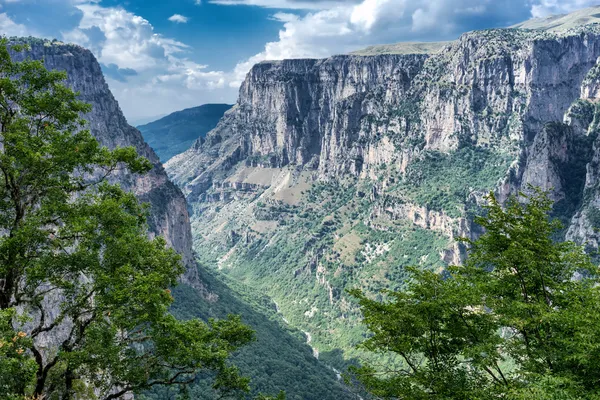 Vikos gorge em Zagoria, Grecia . — Fotografia de Stock