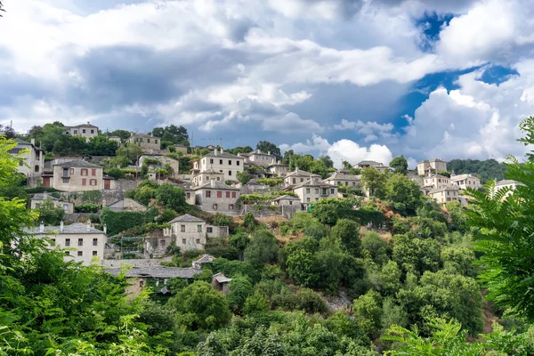 Das malerische Dorf vitsa im Zagori-Gebiet, Nordgriechenland — Stockfoto