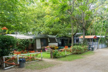  Karavan içinde asprovalta, greec yaz aylarında düzenlenen kamp içinde