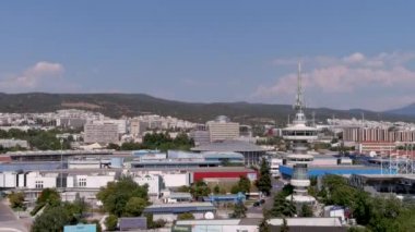 Selanik, Yunanistan - 11 Temmuz 2021: Kuzey Yunanistan 'ın Selanik kentindeki HELEXPO Uluslararası Sergi Merkezi' nin havadan görünüşü