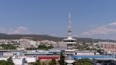 Selanik, Yunanistan - 11 Temmuz 2021: Kuzey Yunanistan 'ın Selanik kentindeki HELEXPO Uluslararası Sergi Merkezi' nin havadan görünüşü
