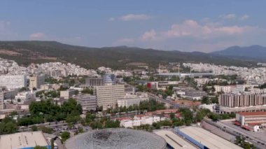 Selanik, Yunanistan - 11 Temmuz 2021: Selanik Aristo Üniversitesi üzerinde İHA ile uçuş