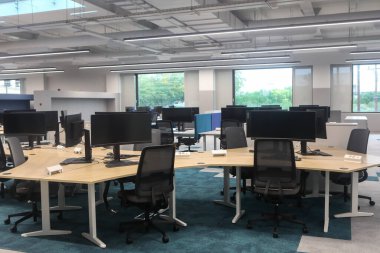 Selanik, Yunanistan, 12 Ekim 2021: Yeni Pfizer Dijital Yenilik ve İş Operasyonları ve Hizmetleri Merkezi 'nin iç görünümü. Yaratıcı ve eğlenceli bir ortam