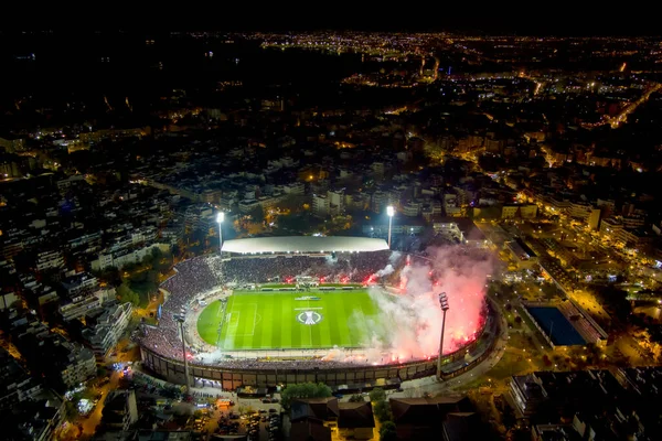 2022年4月14日 希腊塞萨洛尼基 在欧洲足联欧罗巴冠军联赛对决马赛奥林匹克运动之前 图姆巴体育场的空中射击场挤满了Paok的球迷 — 图库照片