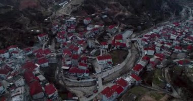 Myki 'nin hava manzarası, Yunanistan' ın Xanthi ilindeki köy. Daha çok Pomakokoria olarak adlandırılan, Müslüman nüfusa sahip, il içindeki bir grup köye aittir. Türk Azınlığı