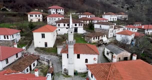 공중에서 코타니는 그리스 불가리아 근처에 크산티 무슬림 마을이다 의집들은 되었다 — 비디오