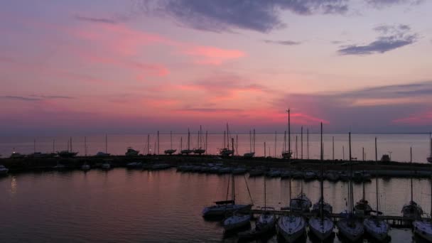 Thessaloniki Antenn Grekland Dramatisk Solnedgång Ovanför Båtar Och Båtar Hamn — Stockvideo