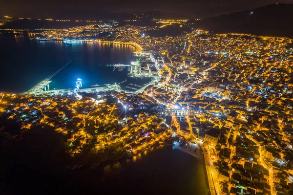 Flygfoto Över Staden Kavala Natten Norra Grekland Forntida Akvedukt Kamares — Stockfoto