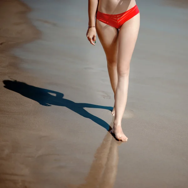 Ragazza sulla spiaggia — Foto Stock