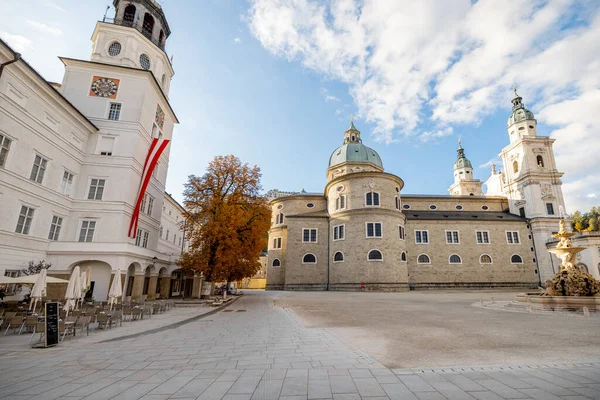Place centrale de la vieille ville de Salzbourg, Autriche — Photo