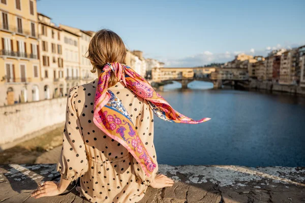 Mujer que viaja en Florencia, Italia —  Fotos de Stock
