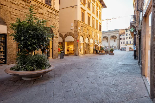Vista de la mañana en calles vacías en el casco antiguo de Florencia —  Fotos de Stock