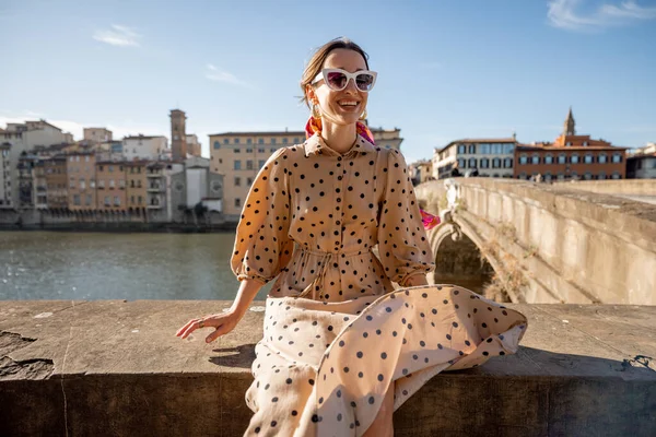Donna in viaggio a Firenze, Italia — Foto Stock