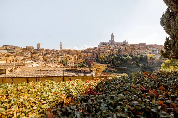 Cityscape of Siena town in Tuscany region of Italy — Stock Photo, Image