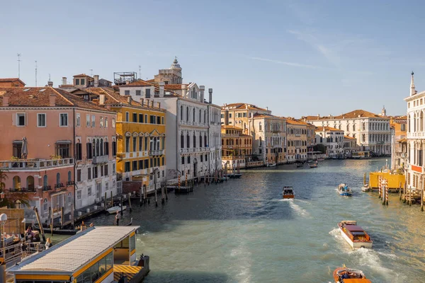 Vista sobre el Gran Canal en Venecia — Foto de Stock