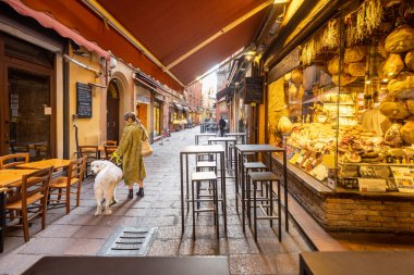 İtalya 'nın Bologna kentindeki ünlü gastronomi caddesi.