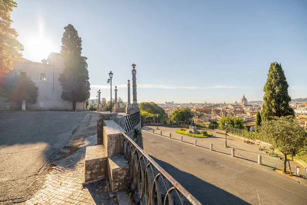화창 한 아침에 있는 로마 시의 도시 풍경 — 스톡 사진
