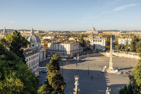 화창 한 아침에 있는 로마 시의 도시 풍경 — 스톡 사진