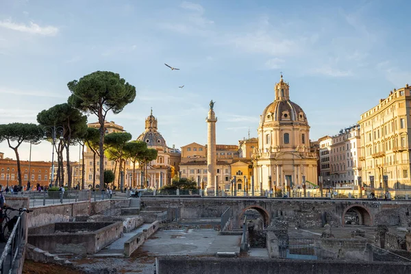 Ruins at Roman Forum in Rome on sunset — Stock Photo, Image