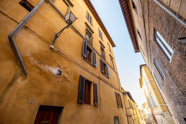 Vista Rua Estreita Aconchegante Cidade Velha Siena Itália Conceito Arquitetura — Fotografia de Stock