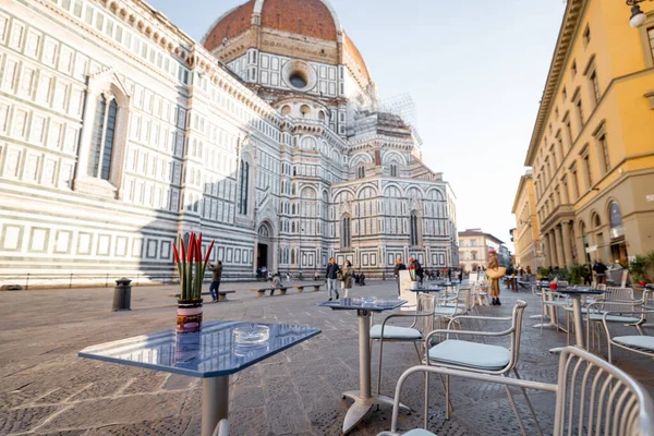 Floransa Daki Ünlü Duomo Katedralinin Yanındaki Katedral Meydanındaki Kafe Terasında — Stok fotoğraf