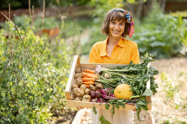 Portrait Young Cheerful Woman Holding Box Full Freshly Picked Vegetables —  Fotos de Stock