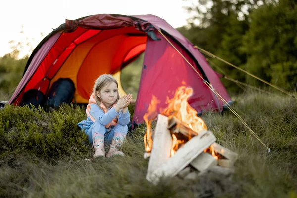 Little Cute Girl Sit Alone Enjoy Campfire Tent Nature Happy — Photo